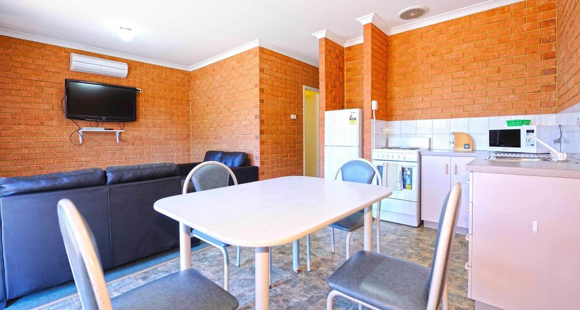 Abrolhos Reef Lodge Geraldton Exterior foto
